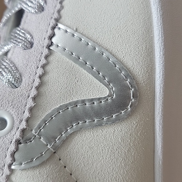 Van's Sport Low Brand new in the box authentic uper leather. - Picture 8 of 14